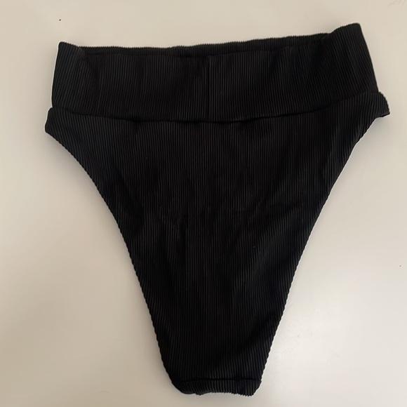Aerie Black Ribbed High Cut Cheeky bottom! Size M! NWOT - Picture 2 of 4